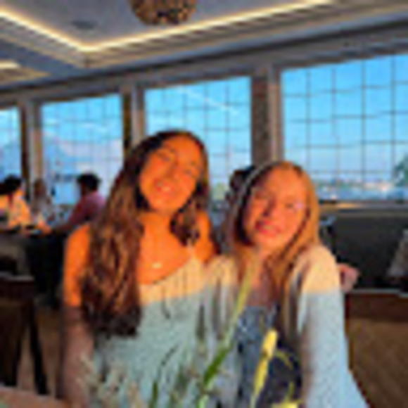 Meet your Posher, Elli - Picture 1 of 1